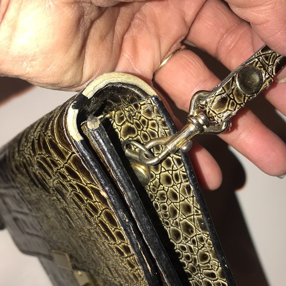 Women’s Embossed Crossbody Purse - Picture 11 of 14